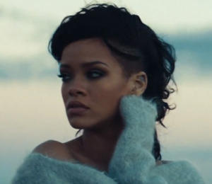 Rihanna Gets #1 Spot